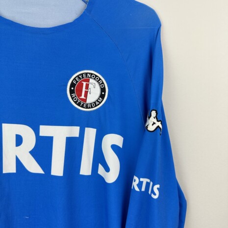 IMG_8729 Feyenoord Rotterdam Fußballtrikot, 2005/06 Away, zufriedenstellender Zustand - Ziehen auf der Vorderseite des Trikots und Stoff zerknittert an mehreren Stellen.Ansicht