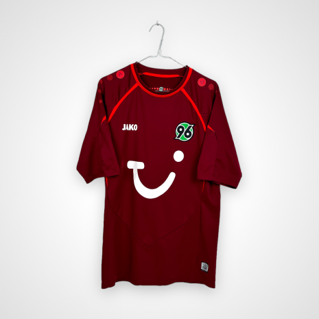 Hannover 96 football shirt, 2013/14 Home, very good condition - one micro pull on the back.