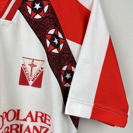 IMG_9789 Fußballtrikot des AC Monza, Saison 1995/96 (Auswärtstrikot), guter Zustand – Risse am Ärmel, auf der Vorderseite und einige kleine Risse auf dem Rücken. – Weitere Ansicht 3