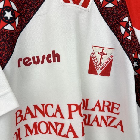 IMG_9790 AC Monza Fußballtrikot, 1995/96 Auswärtstrikot, guter Zustand – Risse am Ärmel, auf der Vorderseite und einige kleine Risse auf dem Rücken. – Zusätzliches Foto 4