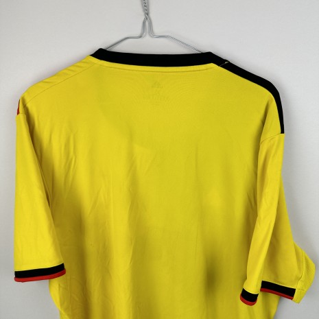 IMG_1771 Koszulka piłkarska Watford FC, 2019/20 Home, stan dobry - nieznacznie popękany nadruk sponsora oraz dwa niewielkie zabrudzenia na plecach.- widok dodatkowy 6