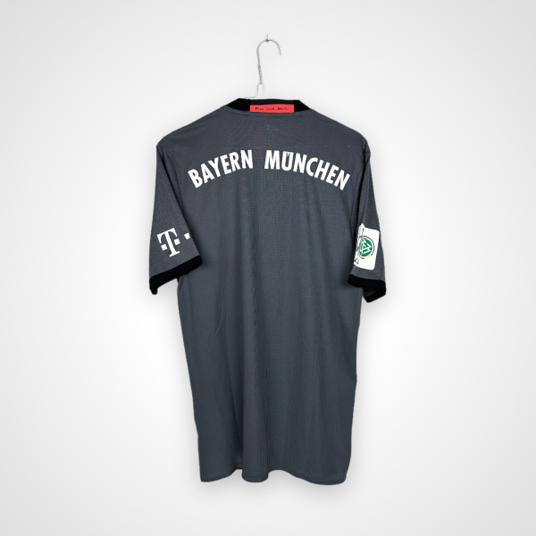 Koszulka piłkarska FC Bayern Monachium, 2016/17 Away, stan doskonały- widok z tyłu