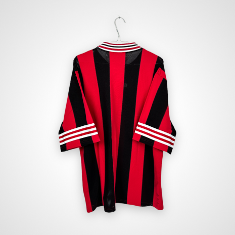 Photoroom_013_20240523_183541 OGC Nice Fußballtrikot, 1996/98 Home, sehr guter Zustand - kleiner Fleck am Kragen - Rückansicht