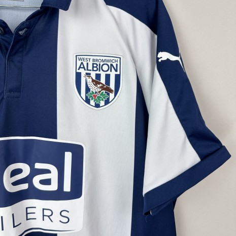 IMG_3515 West Bromwich Albion football shirt, 2018/19 Home, in very good condition – the puma emblems on the sleeves are slightly damaged and there is one tiny snag. – view