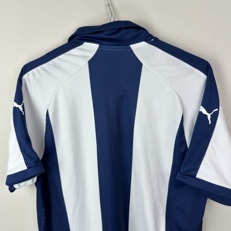 IMG_3520 West Bromwich Albion football shirt, 2018/19 Home, in very good condition – the puma emblems on the sleeves are slightly damaged and there is one tiny snag. – view