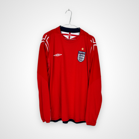 Koszulka piłkarska Anglia, 2004/06 Away, stan bardzo dobry - kilka mikro zabrudzeń. koszulka została nieco skrócona.