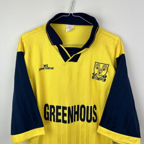 IMG_7381 Koszulka piłkarska Shrewsbury Town FC, 1995/97 Away, stan bardzo dobry - nieznacznie uszkodzony nadruk sponsora na froncie.- zbliżenie na front