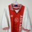 Koszulka piłkarska AFC Ajax, 1996/97 Home, stan bardzo dobry - mikro dziurka na froncie oraz niewielkie zaciągnięcie na rękawku.- zbliżenie na front