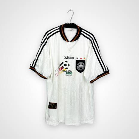 Koszulka piłkarska Niemcy, 1996/98 Home, stan bardzo dobry - kilka mikro zaciągnięć na plecach.