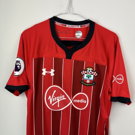 IMG_9967 Southampton FC Fußballtrikot, 2018/19 Third, guter Zustand - Trikot ist an zwei Stellen auf dem Rücken gedehnt und hat ein Loch.weitere Ansicht 3
