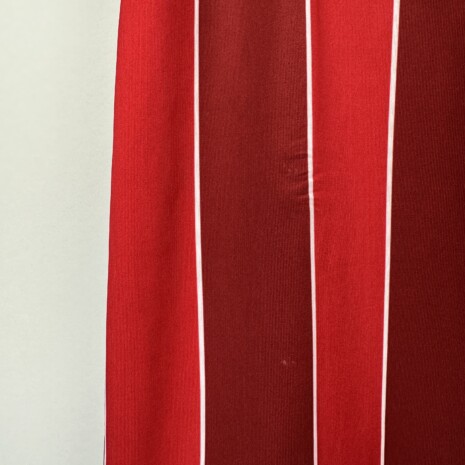 IMG_9970 Southampton FC Fußballtrikot, 2018/19 Third, guter Zustand - Trikot ist an zwei Stellen auf dem Rücken gedehnt und hat ein Loch.weitere Ansicht 6