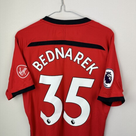 IMG_9972 Southampton FC Fußballtrikot, 2018/19 Third, guter Zustand - Trikot ist an zwei Stellen auf dem Rücken gedehnt und hat ein Loch.weitere Ansicht 8