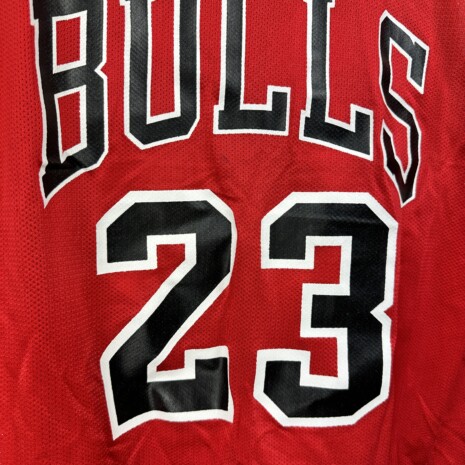 IMG_5132 Chicago Bulls Fußballtrikot, Away, sehr guter Zustand - zwei kleine Flecken auf den Schultern - siehe extra 5