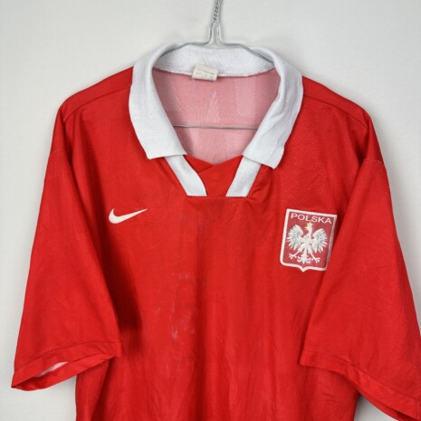 IMG_6294 Polen Fußballtrikot, 1996 Away, zufriedenstellender Zustand - Stoffverschmutzung auf der Vorder- und Rückseite des Trikots, Riss im Nike-Logo, Stoffriss