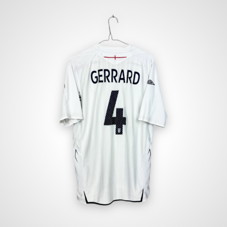 Koszulka piłkarska Anglia, 2007/09 Home, stan bardzo dobry - drobne zabrudzenie materiału na plecach.