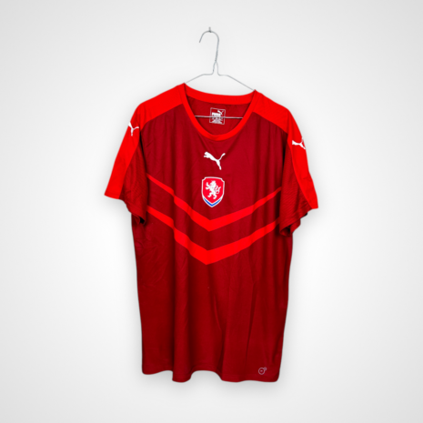 Koszulka piłkarska Czechy, 2016/18 Home, stan bardzo dobry - kilka mikro zaciągnięć na froncie.