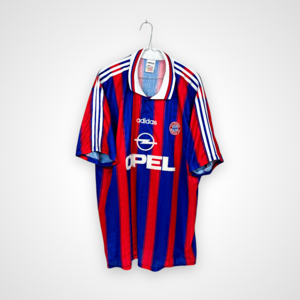 Koszulka piłkarska FC Bayern Monachium, 1995/97 Home, stan dobry - sporo mikro zaciągnięć.