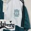 Koszulka piłkarska Liverpool FC, 1995/96 Away, stan bardzo dobry - jedno mikro zaciągnięcie na froncie.- widok dodatkowy 3