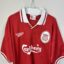 Koszulka piłkarska Liverpool FC, 1996/98 Home, stan bardzo dobry - jedno mikro zaciągnięcie na froncie.- zbliżenie na front