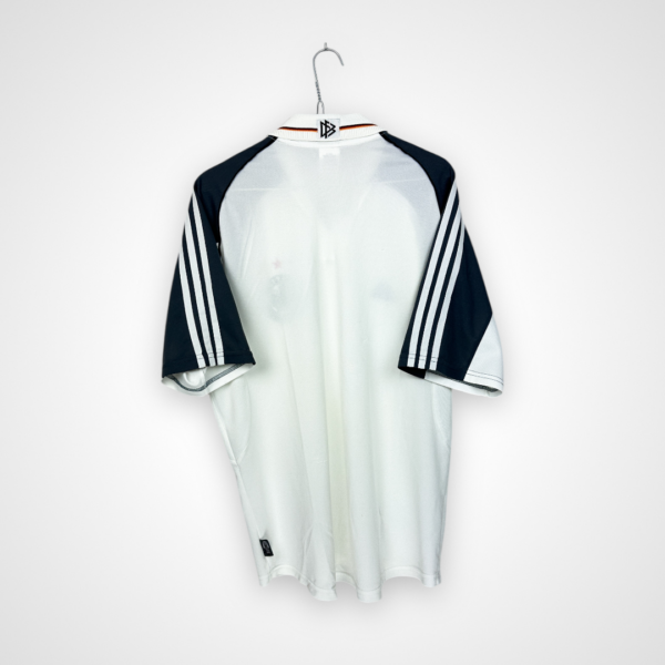 Koszulka piłkarska Niemcy, 2000/02 Home, stan bardzo dobry - kilka niewielkich zaciągnięć na plecach oraz jedna mikro plamka.- widok z tyłu