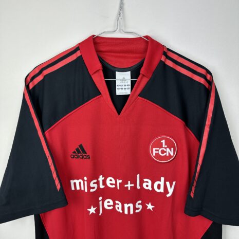 IMG_3981 FC Nürnberg Fußballtrikot, 2004/06 Home, sehr guter Zustand - Nahaufnahme der Vorderseite