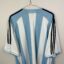 Argentinien Fußballtrikot, 2006/07 Home, sehr guter Zustand - ein paar Mikroflecken auf der Vorderseite und ein leicht gerissener weißer Streifen unter dem Kragen.ansehen