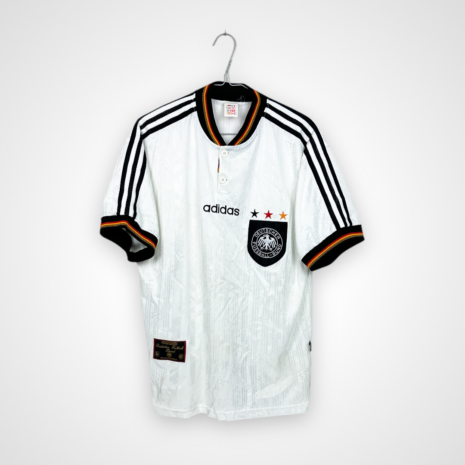 Koszulka piłkarska Niemcy, 1996/98 Home, stan dobry - jedno drobne zabrudzenie na froncie oraz zauważalna ilość mikro zaciągnięć zarówno z przodu jak i z tyłu