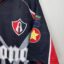 Atlas FC Fußballtrikot, 1998 Home, befriedigender Zustand - eine beträchtliche Anzahl von Mikroeinrissen und ein paar ziemlich große Einrisse auf der Vorderseite.zusätzliche Ansicht 3