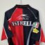 Atlas FC Fußballtrikot, 1998 Home, zufriedenstellender Zustand - erhebliche Anzahl von Mikrodehnungen und ein paar ziemlich große auf der Vorderseite.zusätzliche Ansicht 8