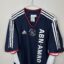 Koszulka piłkarska AFC Ajax, 2005/06 Away, stan dobry - zabrudzenia na paskach na rękawkach oraz mikro zaciągnięcia w jednym punkcie z boku koszulki.- zbliżenie na
