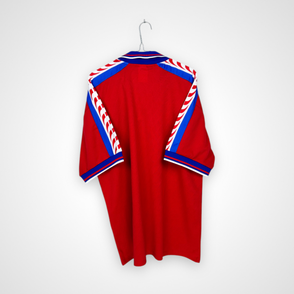 Koszulka piłkarska Czechy, 1996/98 Home, stan bardzo dobry - trzy mikro zaciągnięcia.- widok z tyłu