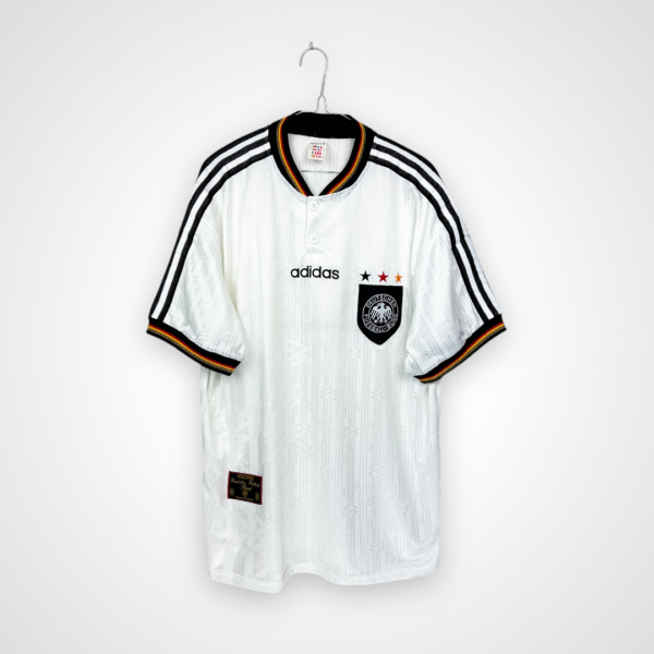 Koszulka piłkarska Niemcy, 1996/98 Home, stan bardzo dobry - miejscami nieznacznie zżółknięty materiał.
