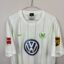 VFL Wolfsburg Fußballtrikot, 2016/17 Dritter, sehr guter Zustand - leicht verschmutzte Rückennummern - Nahaufnahme der Vorderseite