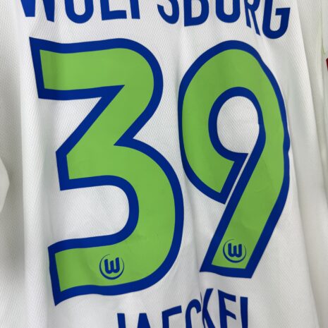 IMG_0779 VFL Wolfsburg Fußballtrikot, 2016/17 Dritter, sehr guter Zustand - leicht verschmutzte Rückennummern.weitere Ansicht 8