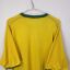 Brasilien Fußballtrikot, 2000/02 Home, zufriedenstellender Zustand - zwei Mikrolöcher auf der Vorderseite und ein paar kleine Flecken und Zerrungen - siehe extra 7