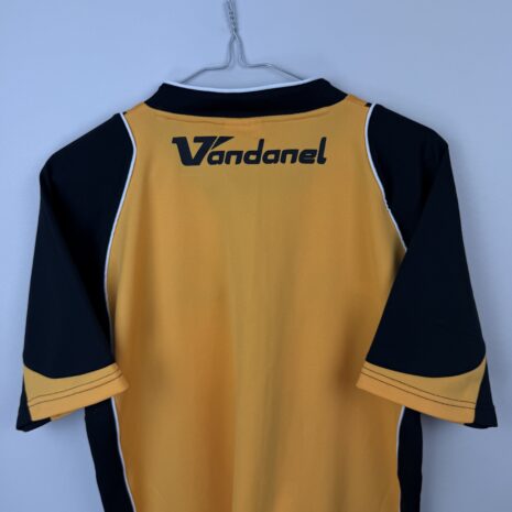 IMG_2193 Cambridge United FC Fußballtrikot, 2007/08 Home, befriedigender Zustand - genähter Stoff auf der Vorderseite und erhebliches Ziehen am Ärmel.weitere Ansicht 7