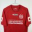 Fußballtrikot FSV Mainz 05, 2004/05 Home, befriedigender Zustand - deutliche Mikrodehnung und leicht eingerissene Rückennummer - Nahaufnahme der Vorderseite