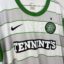 Celtic FC Fußballtrikot, 2011/12 Away, sehr guter Zustand - ein paar Mikroflecken auf dem Rücken und kleine Zerrungen am Ärmel.weitere Ansicht 4