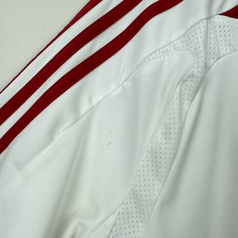 IMG_3603 Red Bull Salzburg Fußballtrikot, 2007/09 Home, sehr guter Zustand - ein paar Mikroflecken auf dem Ärmel - siehe extra 3
