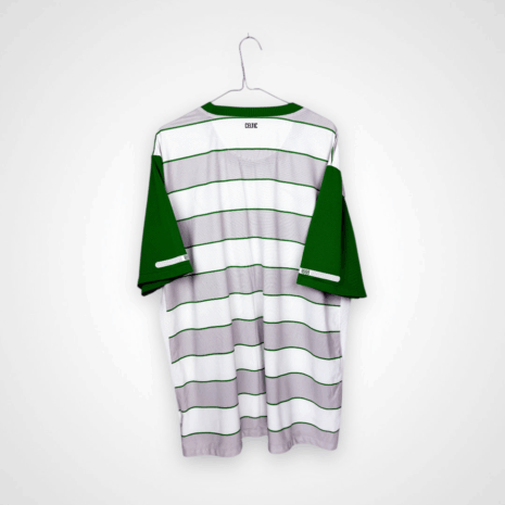 Photoroom_011_20250510_214825 Celtic FC Fußballtrikot, 2011/12 Away, sehr guter Zustand - ein paar Mikroflecken auf dem Rücken und kleine Zerrungen am Ärmel.