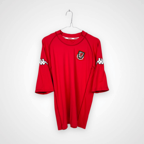 Wales football shirt, 2004/06 Home, very good condition - one micro soiling above crest.