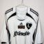 Legia Warschau Fußballtrikot, 2006/07 Home, schlechter Zustand - ein paar Löcher auf dem linken Ärmel, ein Riss auf dem Vereinswappen, ein kleiner Fleck und ein Riss auf der