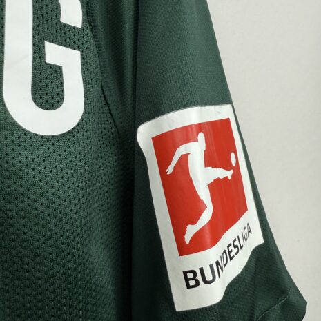 IMG_7317 VFL Wolfsburg Fußballtrikot, 2018/19 Home, guter Zustand - leicht beschädigter Sponsoraufdruck auf der Vorderseite und abblätternder Bundesliga-Aufnäher auf dem Ärmel.-.