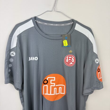IMG_7319 Koszulka piłkarska Rot Weiss Essen, 2023/24 Third, stan bnwt - koszulka nowa, z metkami.- zbliżenie na front