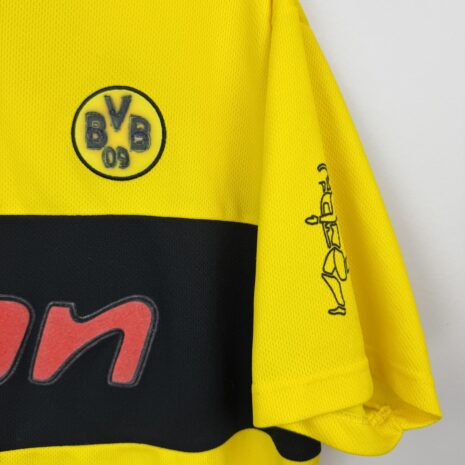 IMG_8559 Borussia Dortmund Fußballtrikot, 2002/03 Home, befriedigender Zustand - ein paar Mikroflecken und Flecken und ein beschädigtes Wappen - siehe extra 3