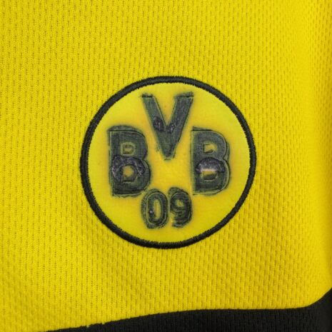 IMG_8560 Borussia Dortmund Fußballtrikot, 2002/03 Home, befriedigender Zustand - ein paar Mikroflecken und Flecken und ein beschädigtes Wappen - siehe extra 4