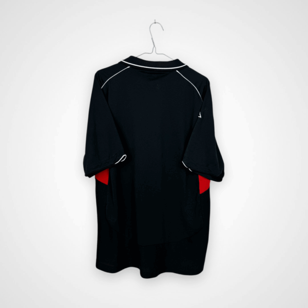 Koszulka piłkarska Stoke City FC, 2009/10 Away, stan bardzo dobry - starta nalepka z rozmiarem na karku oraz popękana nalepka u dołu koszulki na froncie.- widok z