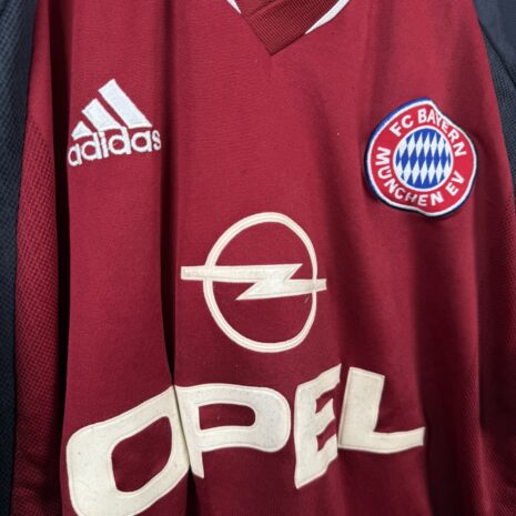 IMG_1248 Koszulka piłkarska Koszulka piłkarska FC Bayern Monachium, 2001/02 Home, stan zadowalający - znaczna ilość niewielkich zaciągnięć oraz defekt nadruku sponsora na