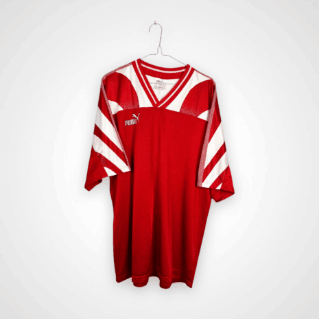 Koszulka piłkarska Polska, 1995/96 Away, stan bardzo dobry - dwa mikro zaciągnięcia oraz miejscami zmechacony materiał.