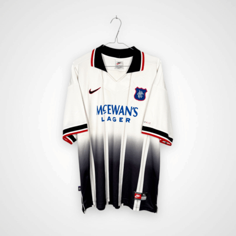 Photoroom_032_20250801_191221 Rangers FC Fußballtrikot, 1997/98 Away, sehr guter Zustand - zwei Mikroeinrisse auf dem Rücken und leichte Verschmutzung auf der Vorderseite.